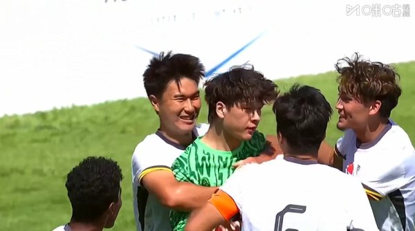 世界杯(中国) 阐述出色! 依合散扑点+屡次扑救, 助U19国足半场零封哥伦比亚U19